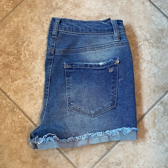 Wallflower shorts size 9 - Picture 4 of 4